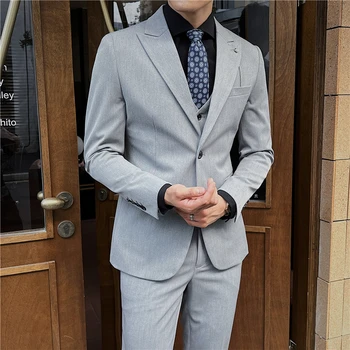 Нов мъжки костюм (костюм + жилетка + панталони) Висококачествено Мъжко сватбена дебнещ модерен бизнес красиво ежедневното Блейзе3/Комплект от 2 теми